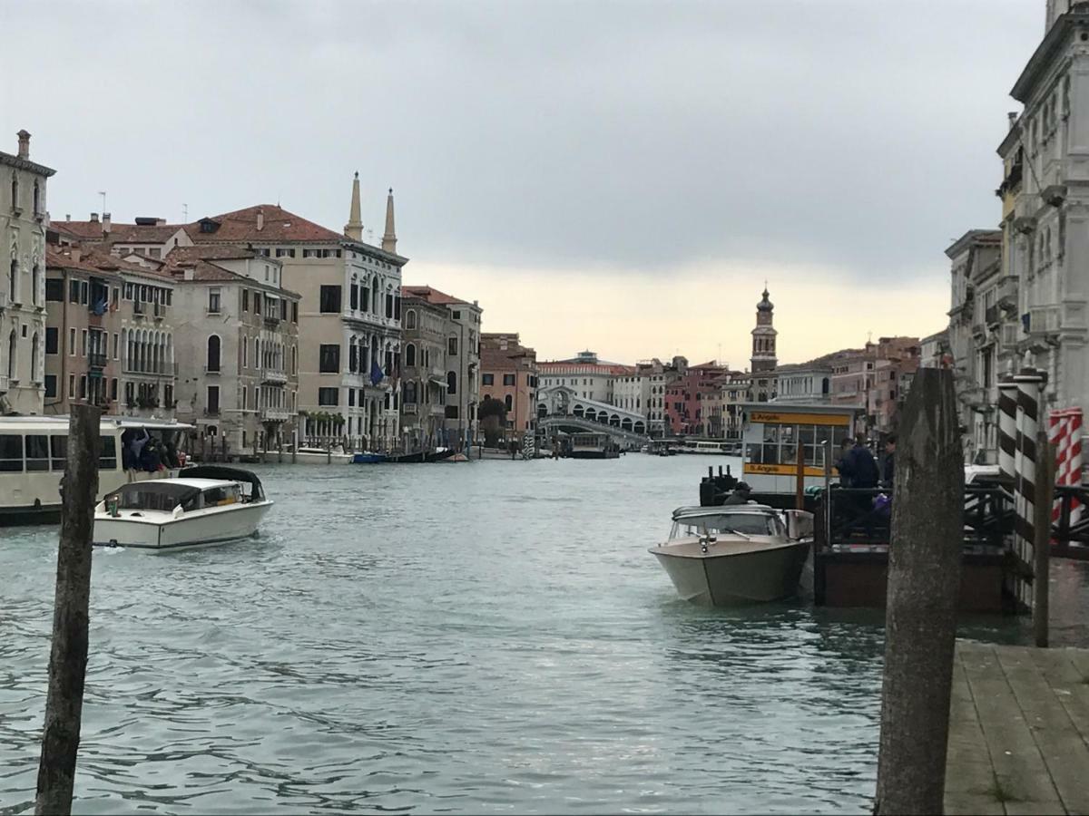 Palazzo Grassi And Accademia Bridge Superb House Apartamento Venecia